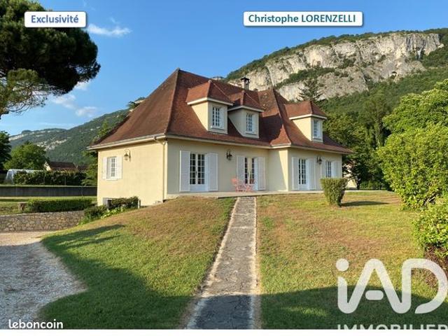 Propriété 5 pièces 172 m²