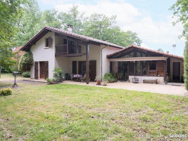 Propriété 5 pièces 172 m²