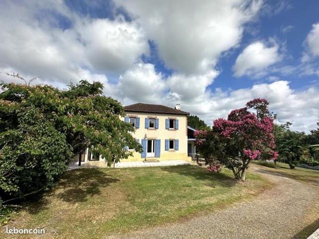 Propriété 5 pièces 184 m²