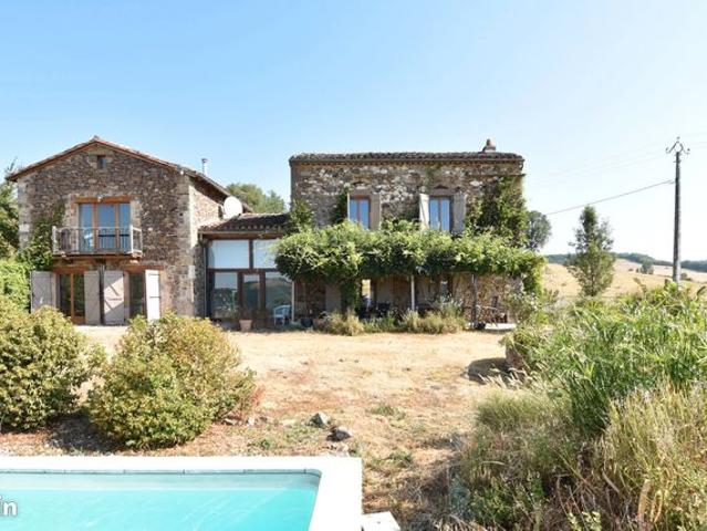 Propriété 5 pièces 180 m²