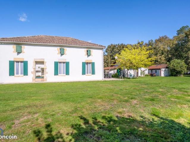 Propriété 5 pièces 187 m²