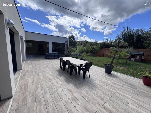 Propriété 5 pièces 188 m²