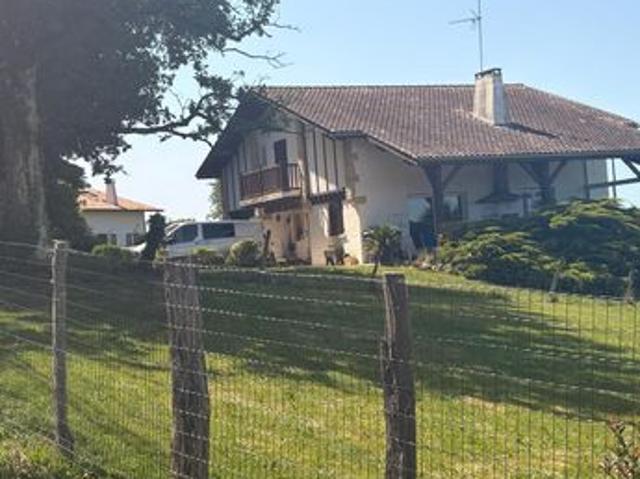 Propriété 5 pièces 194 m²