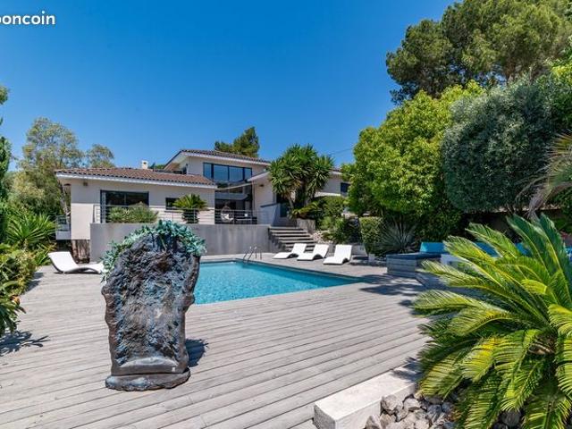 Propriété 5 pièces 180 m²