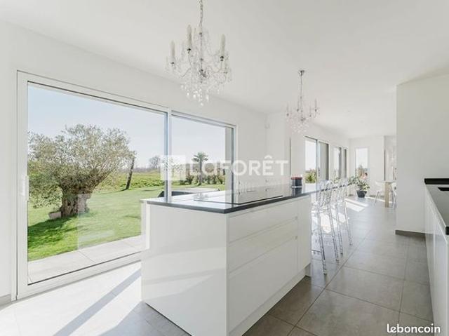 Propriété 5 pièces 180 m²