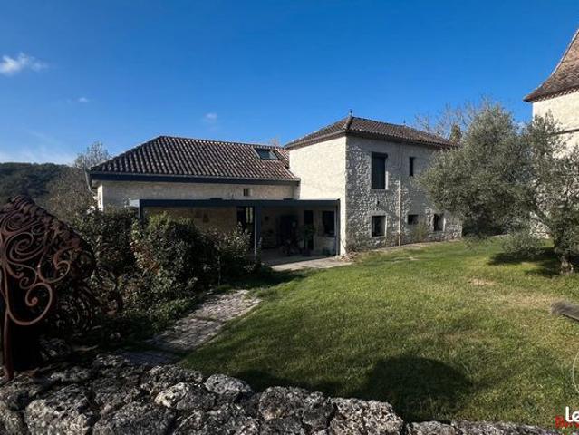 Propriété 5 pièces 180 m²