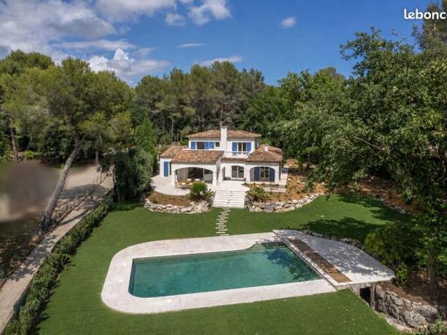 Propriété 5 pièces 180 m²