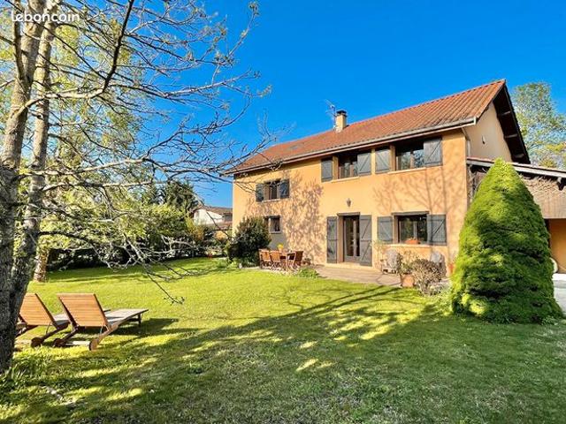 Propriété 5 pièces 180 m²