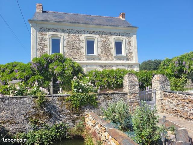 Propriété 5 pièces 180 m²