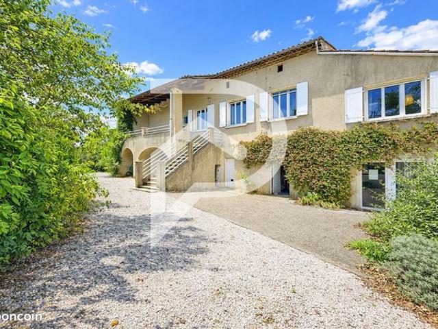 Propriété 5 pièces 180 m²
