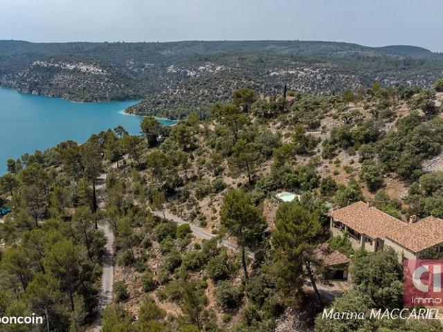 Propriété 5 pièces 180 m²