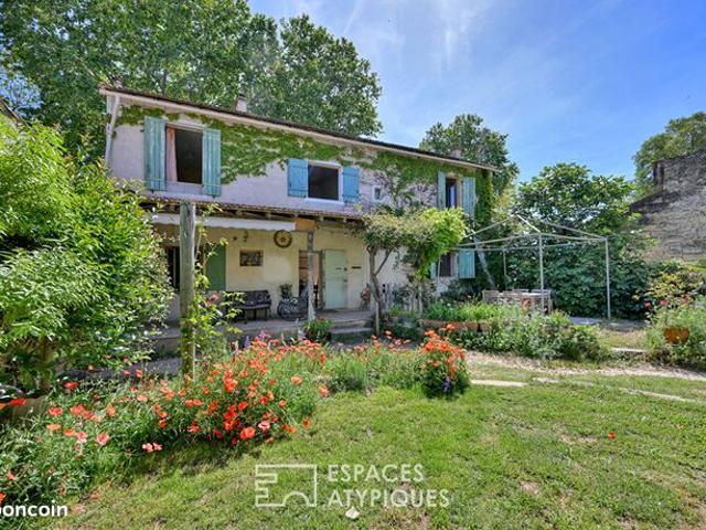 Propriété 5 pièces 181 m²