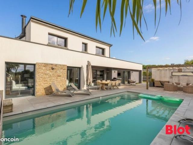 Propriété 5 pièces 183 m²