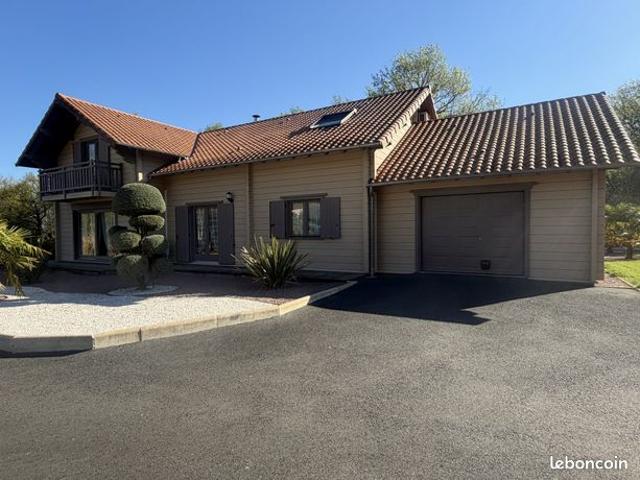 Propriété 5 pièces 183 m²