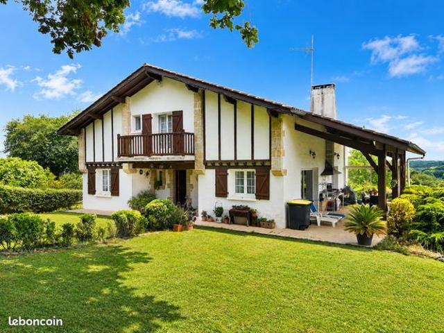 Propriété 5 pièces 194 m²