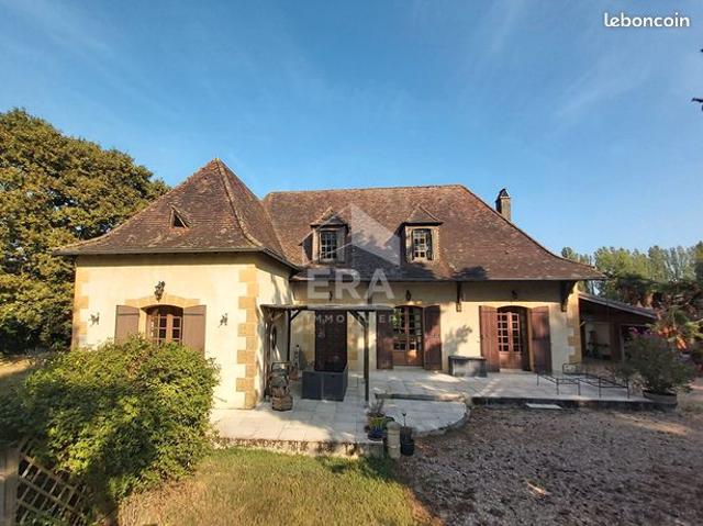 Propriété 5 pièces 194 m²
