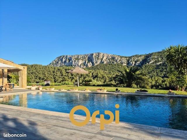 Propriété 5 pièces 195 m²