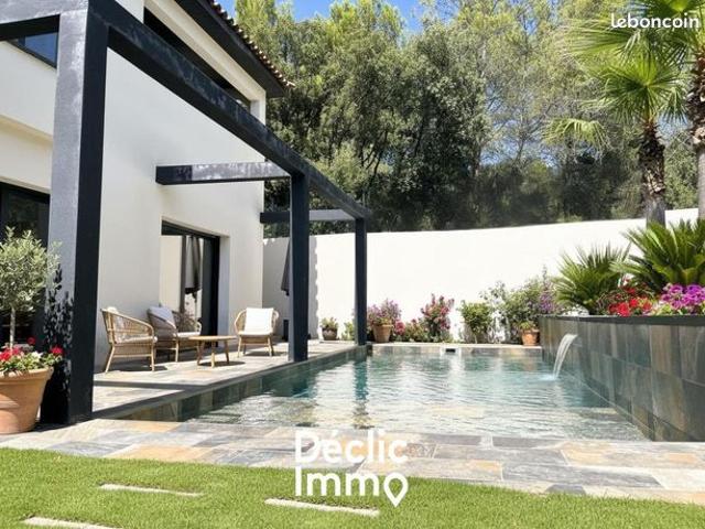 Propriété 5 pièces 195 m²
