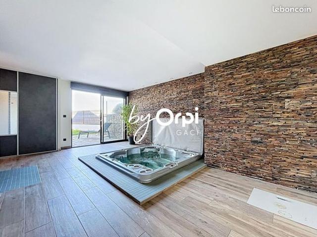 Propriété 5 pièces 196 m²
