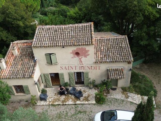 Propriété 5 pièces 197 m²