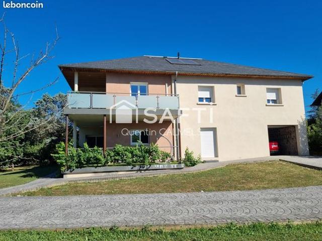 Propriété 5 pièces 197 m²