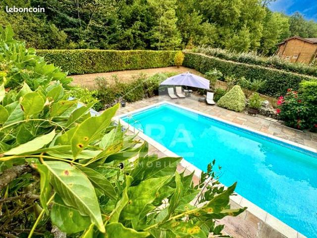 Propriété 5 pièces 198 m²