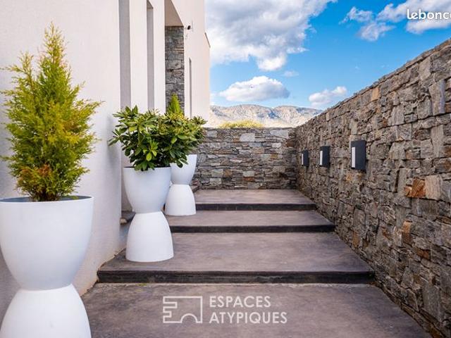 Propriété 5 pièces 198 m²