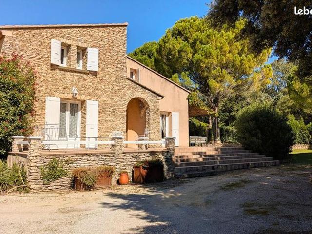 Propriété 5 pièces 190 m²
