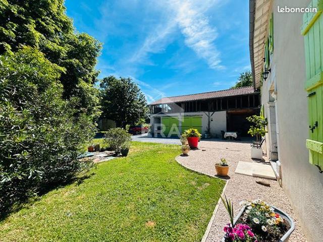 Propriété 5 pièces 192 m²
