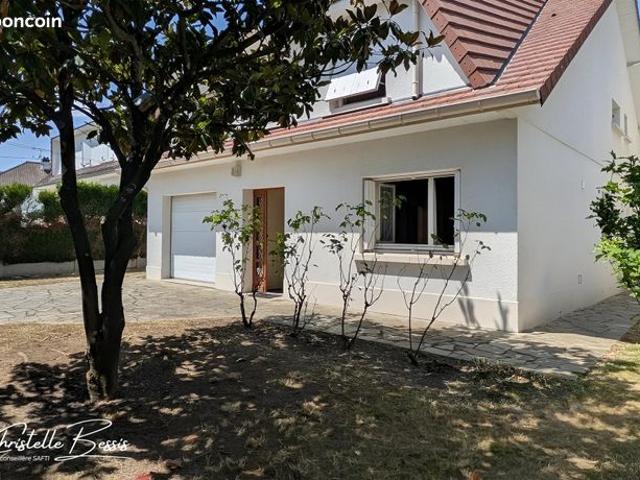 Propriété 5 pièces 192 m²