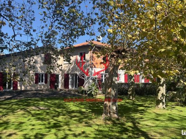 Propriété 5 pièces 193 m²