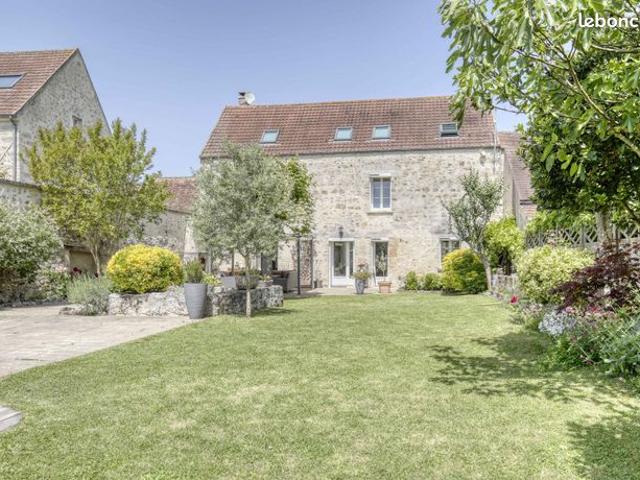 Propriété 5 pièces 204 m²
