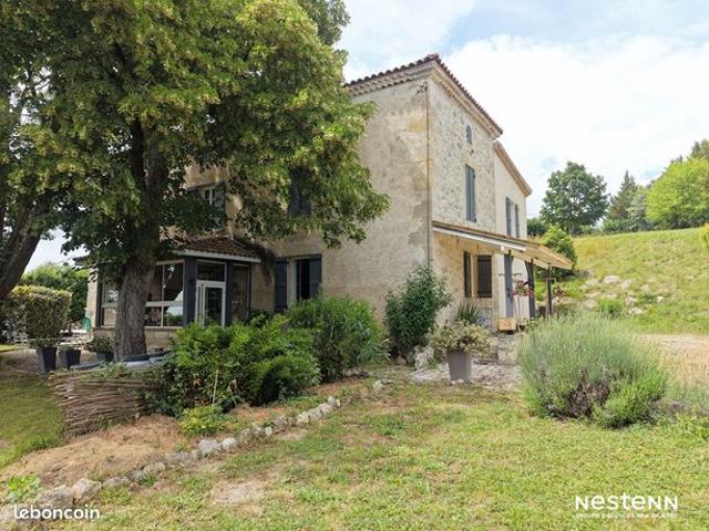 Propriété 5 pièces 205 m²