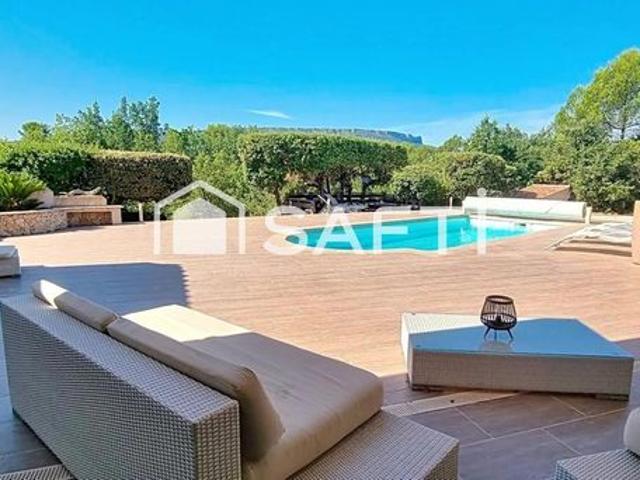 Propriété 5 pièces 205 m²