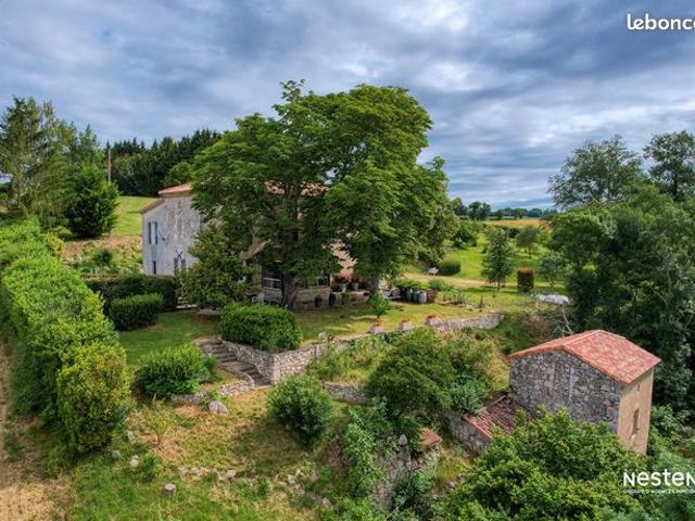 Propriété 5 pièces 205 m²