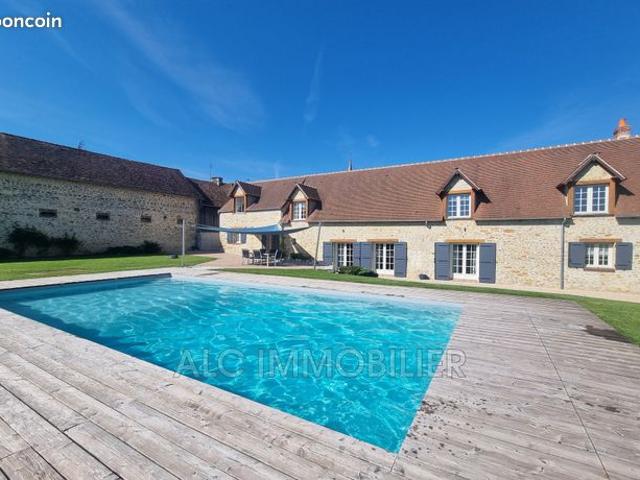 Propriété 5 pièces 206 m²
