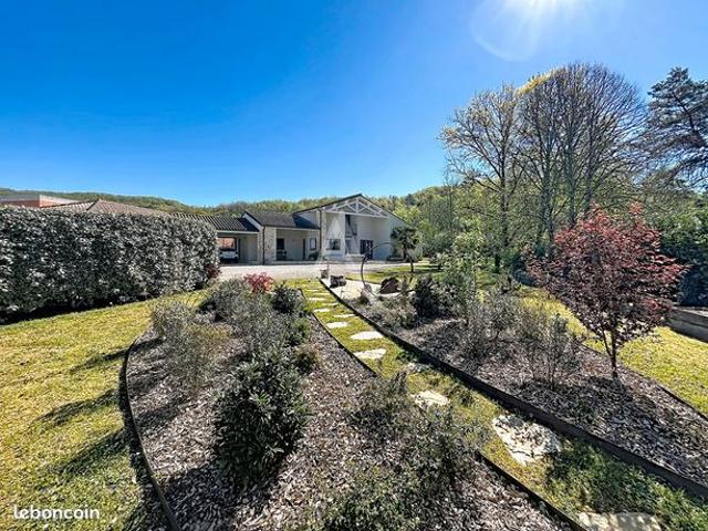 Propriété 5 pièces 207 m²