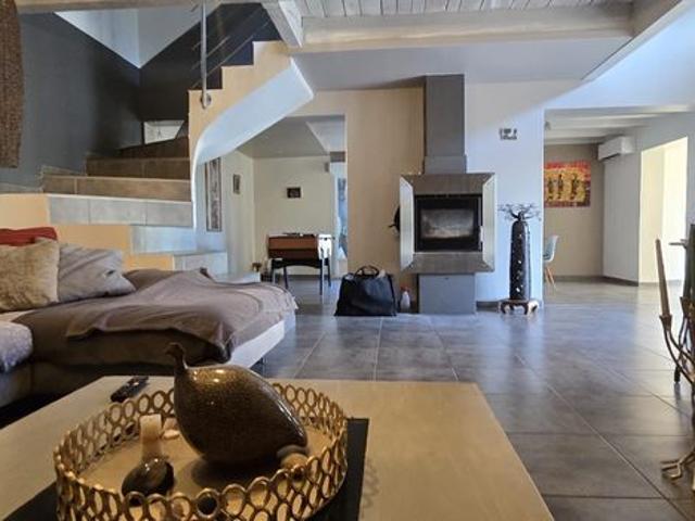 Propriété 5 pièces 250 m²