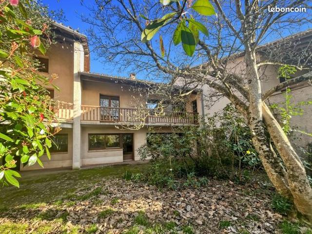 Propriété 5 pièces 200 m²