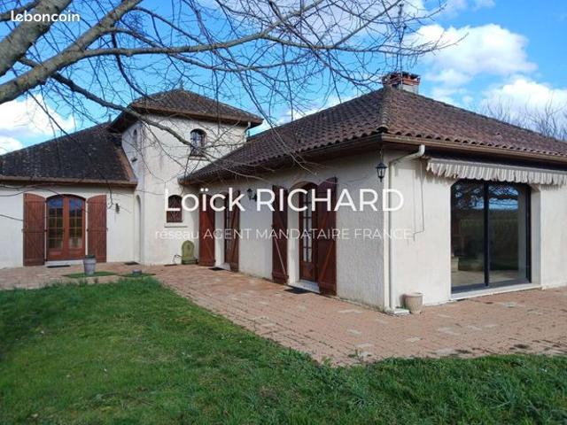 Propriété 5 pièces 200 m²