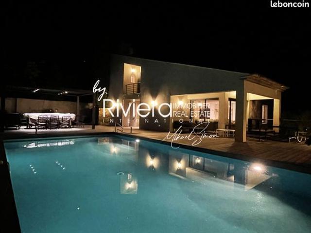 Propriété 5 pièces 200 m²