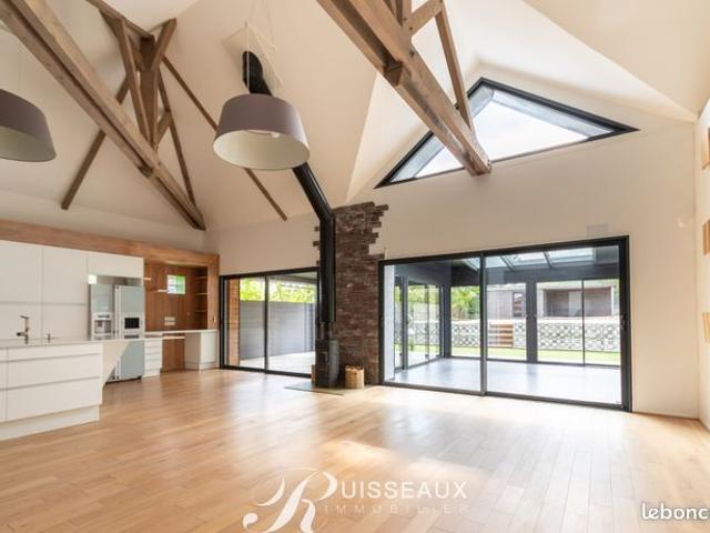 Propriété 5 pièces 202 m²