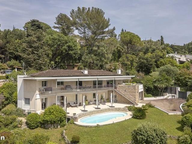 Propriété 5 pièces 202 m²