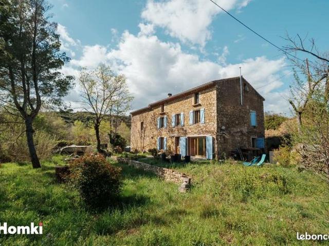 Propriété 5 pièces 215 m²