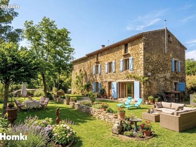 Propriété 5 pièces 215 m²