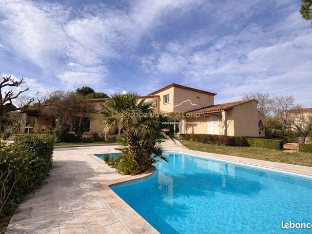 Propriété 7 pièces 217 m²