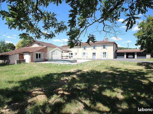 Propriété 5 pièces 217 m²