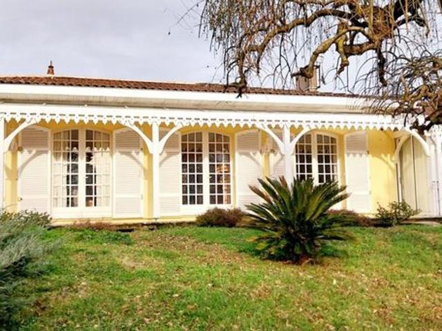 Propriété 5 pièces 218 m²