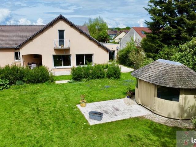 Propriété 5 pièces 218 m²