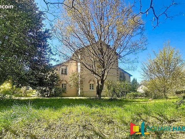 Propriété 5 pièces 210 m²